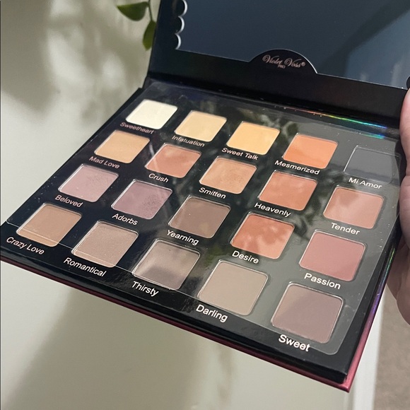 Violet Voss PRO Eyeshadow Palette - Matte About You - Picture 3 of 4